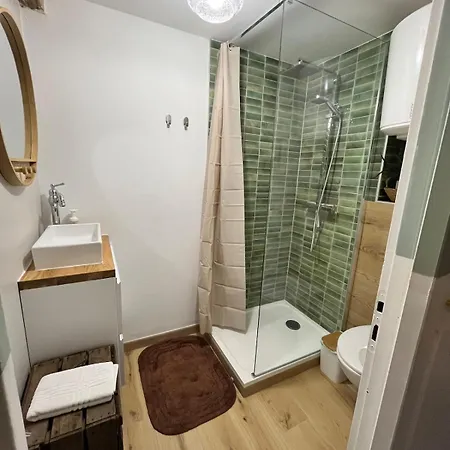 Brossard 2pers Tv And Wifi Apartment *